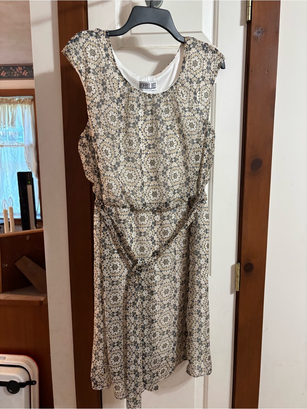 Robbie Bee Beige and Black Floral Sleeveless Dress